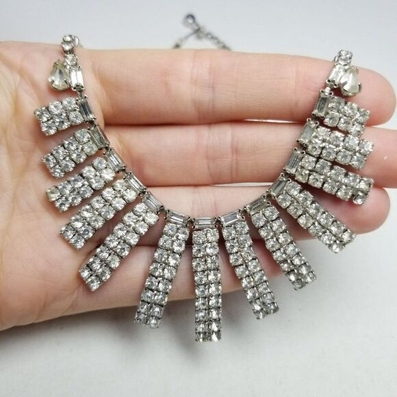 Vintage Rhinestone Fringe Style Collar Necklace, Retro Silver Tone Sparkle - Picture 5 of 6